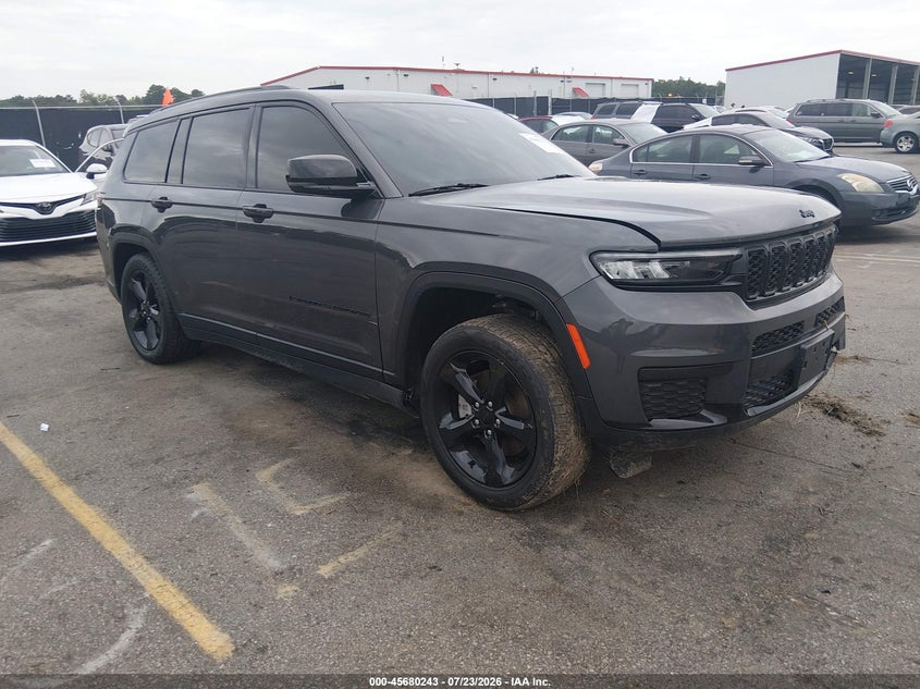 Photo of the 2023 JEEP GRAND CHEROKEE L ALTITUDE 4X4