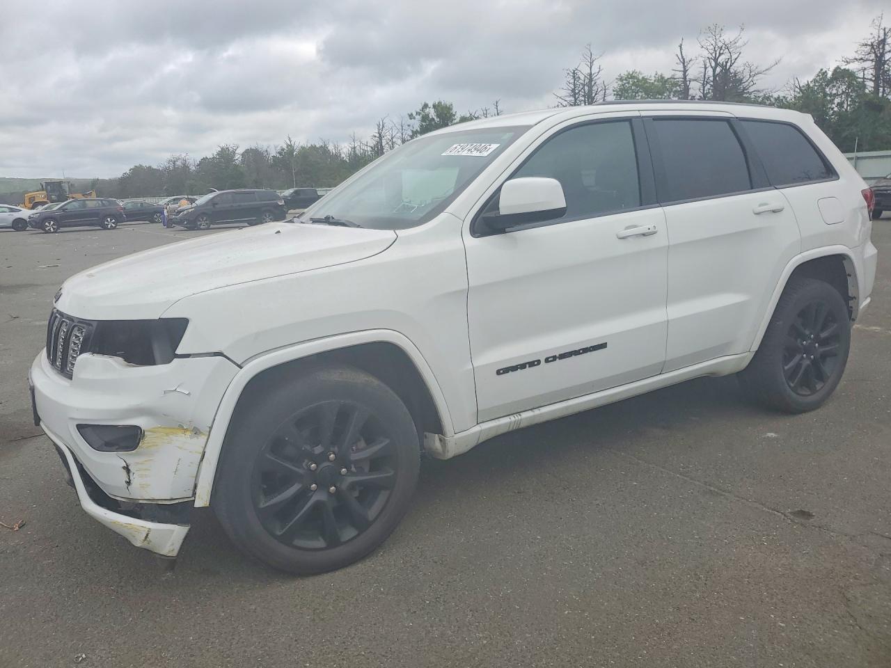 Photo of the 2018 JEEP GRAND CHEROKEE LAREDO