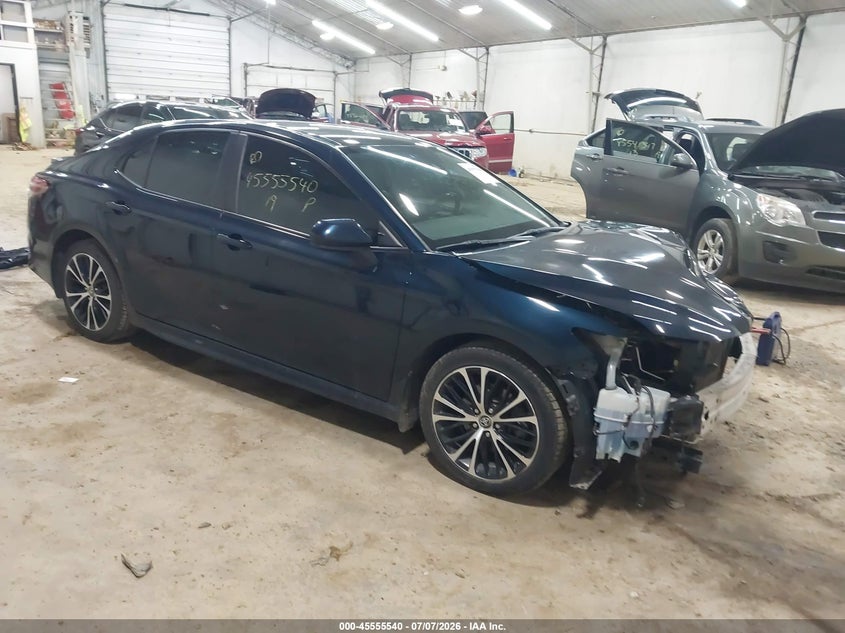 Photo of the 2019 TOYOTA CAMRY SE