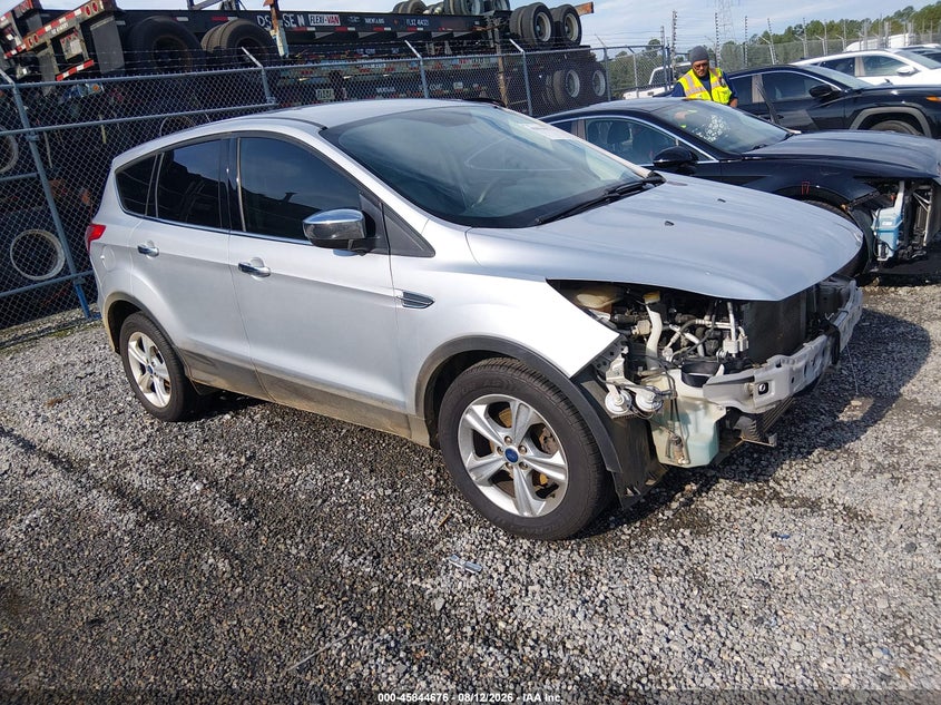 Photo of the 2014 FORD ESCAPE SE