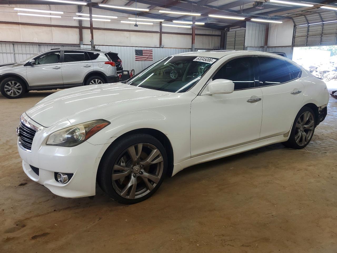 Photo of the 2011 INFINITI M37 BASE