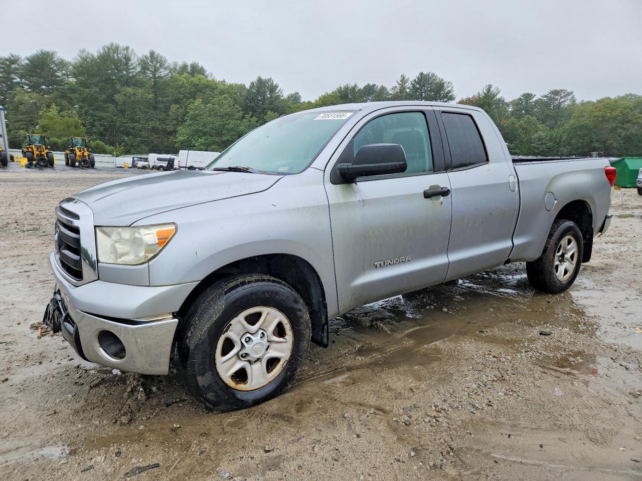 Photo of the 2011 TOYOTA TUNDRA DOUBLE CAB SR5