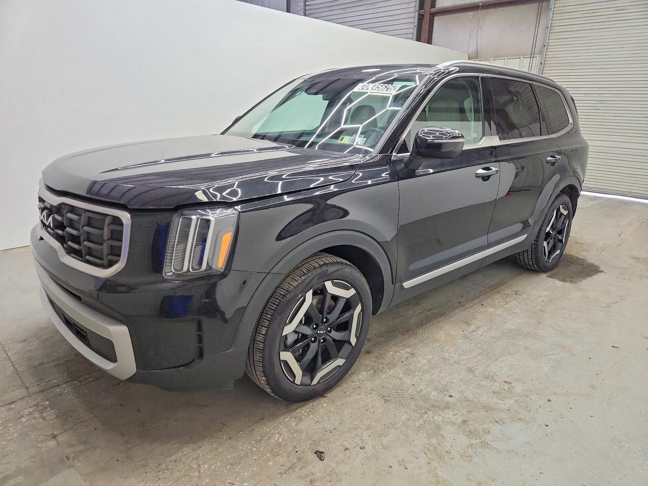 Photo of the 2025 KIA TELLURIDE S
