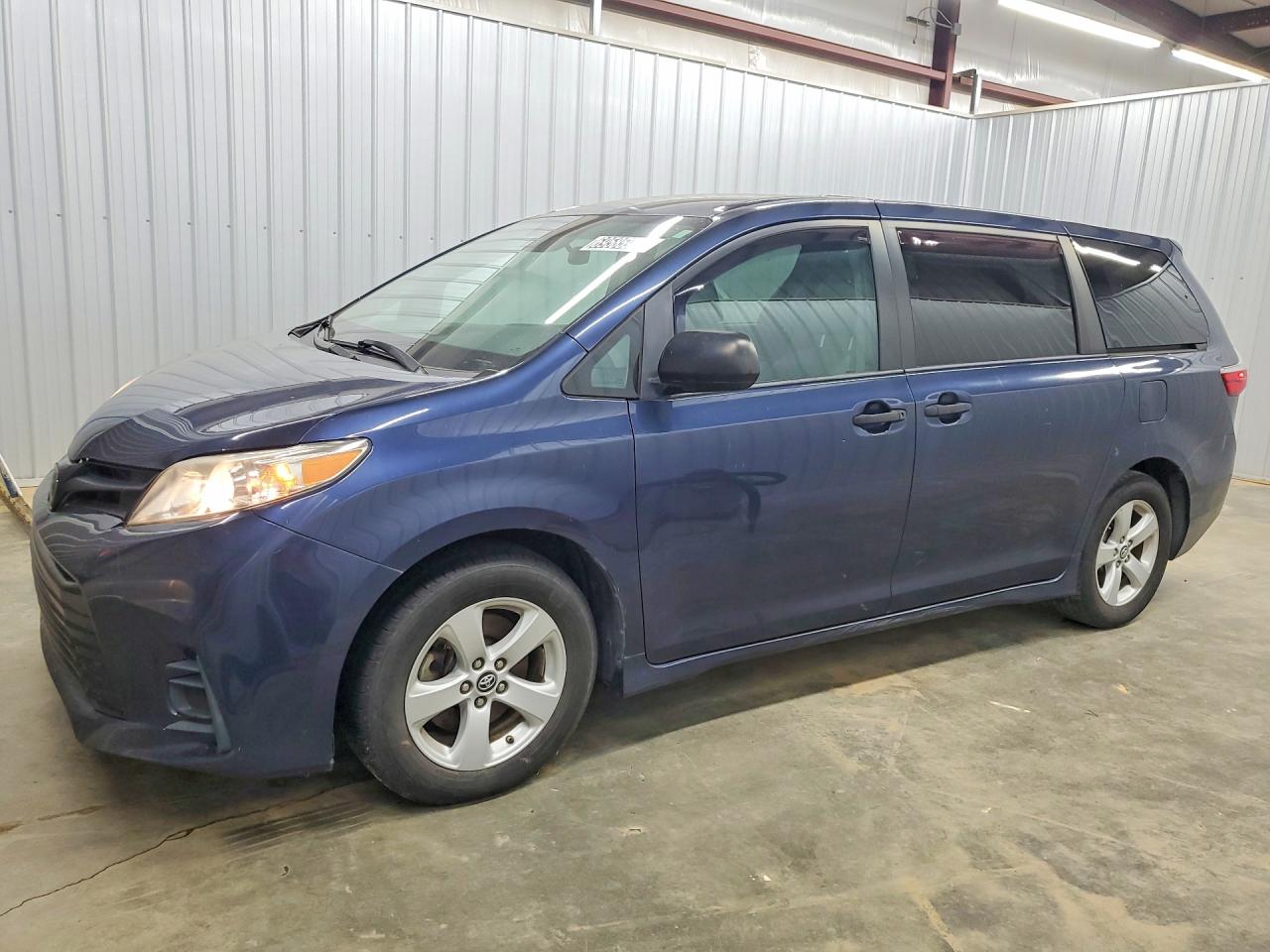 Photo of the 2019 TOYOTA SIENNA L 7-PASSENGER