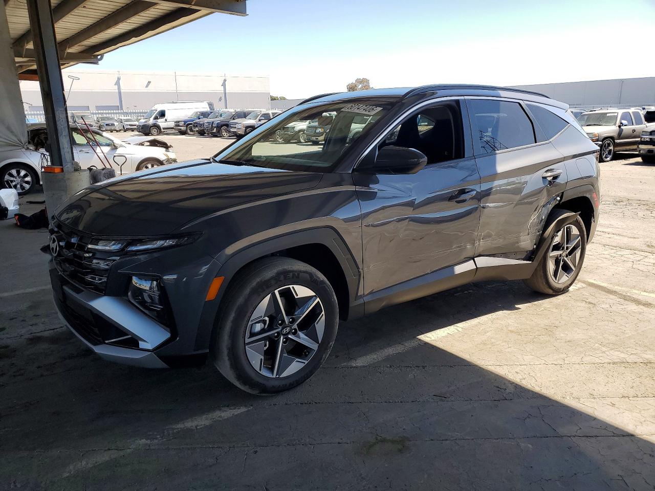 Photo of the 2026 HYUNDAI TUCSON SEL
