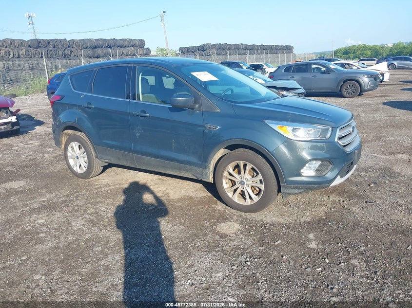Photo of the 2019 FORD ESCAPE SE