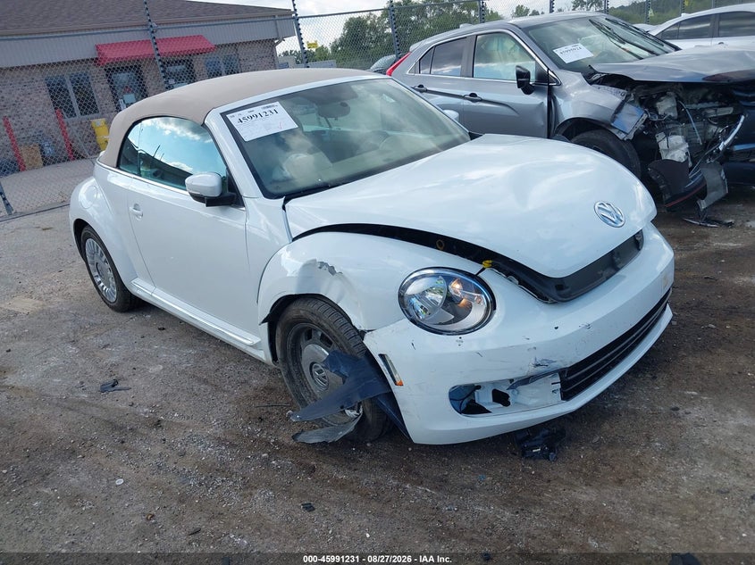 Photo of the 2015 VOLKSWAGEN BEETLE 1.8T