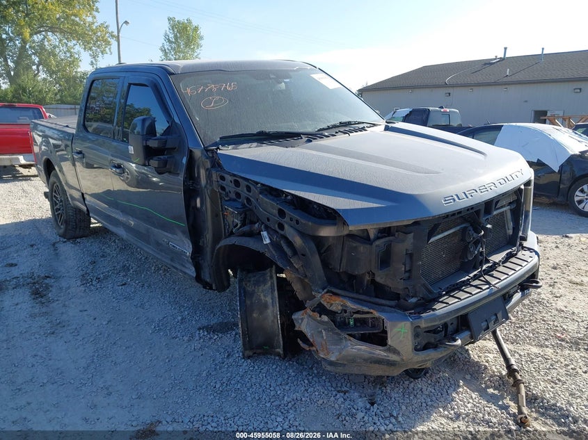 Photo of the 2021 FORD F-250 LARIAT