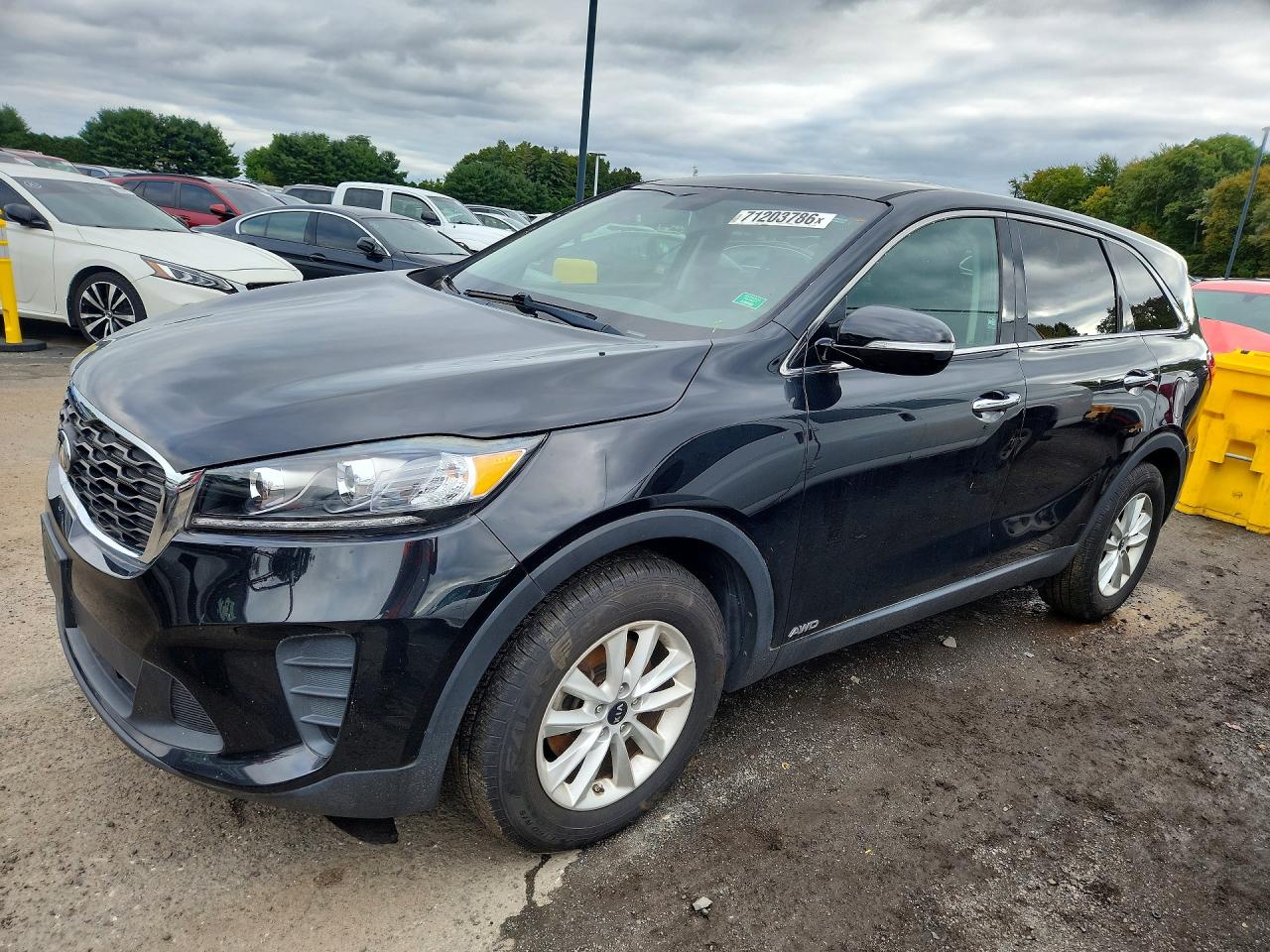 Photo of the 2019 KIA SORENTO LX