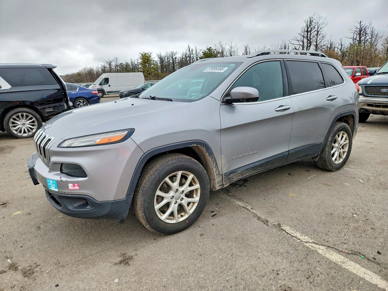 Photo of the 2016 JEEP CHEROKEE LATITUDE