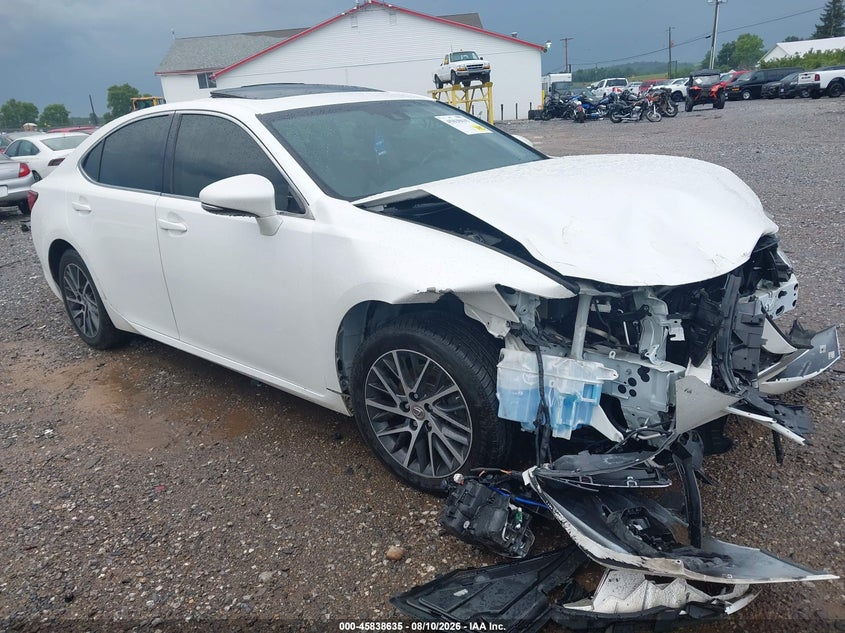 Photo of the 2017 LEXUS ES 350