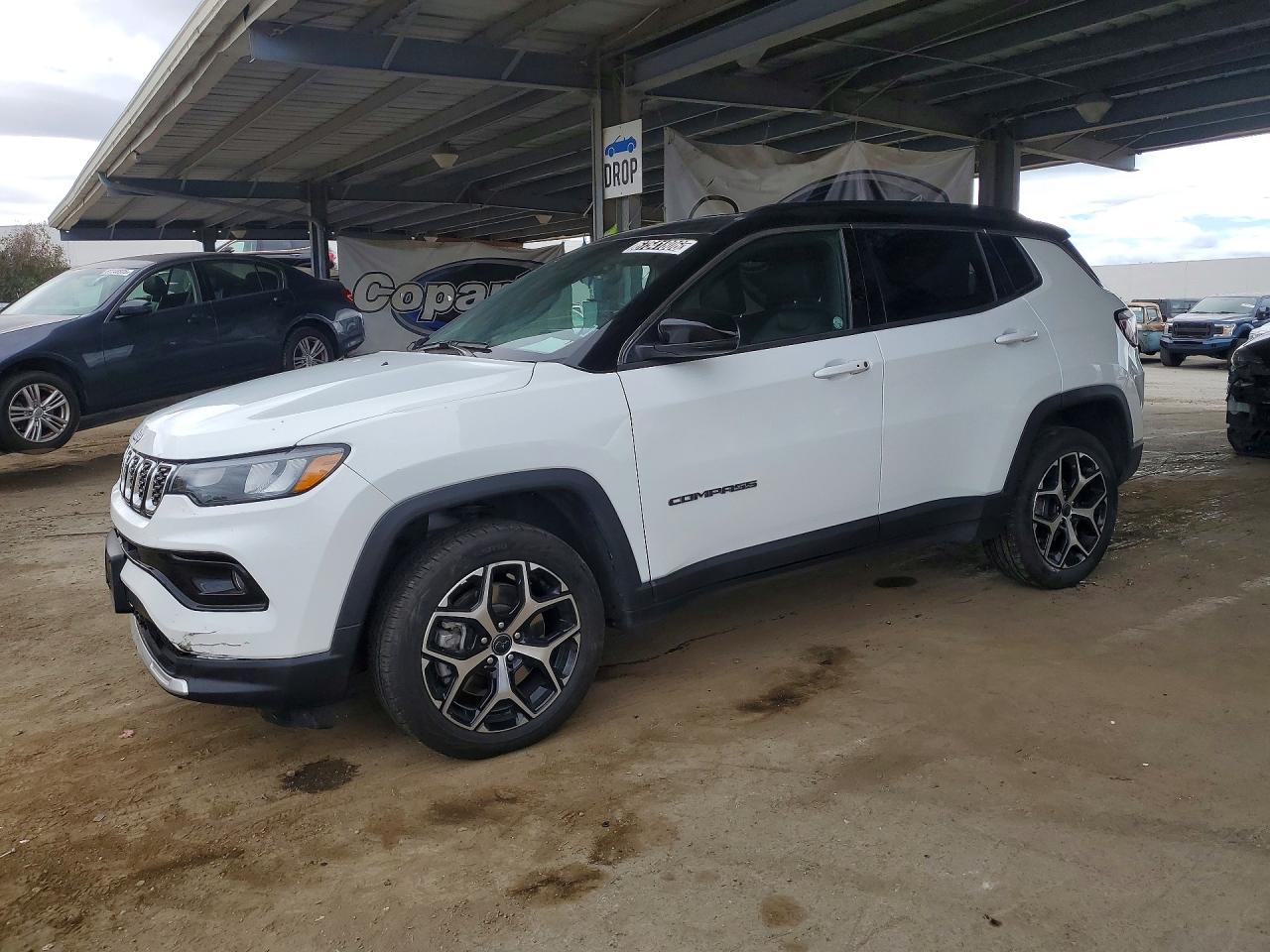 Photo of the 2025 JEEP COMPASS LIMITED