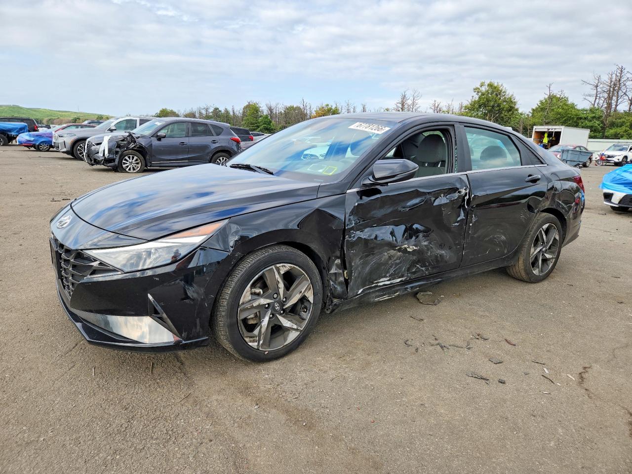 Photo of the 2022 HYUNDAI ELANTRA SEL