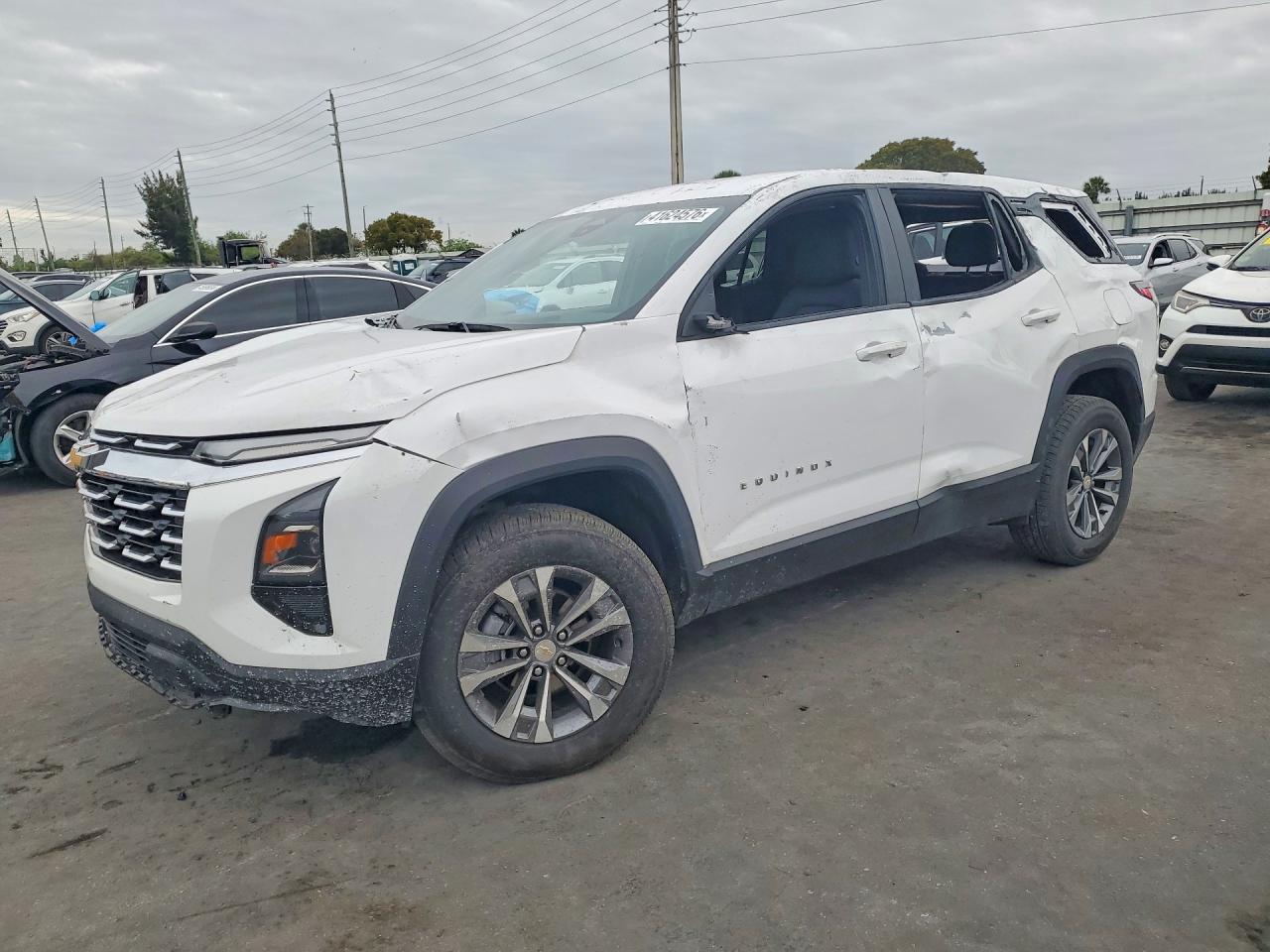 Photo of the 2025 CHEVROLET EQUINOX LT