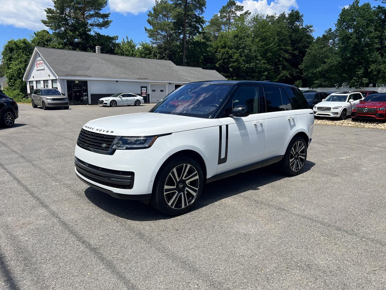 Photo of the 2023 LAND ROVER RANGE ROVER SE
