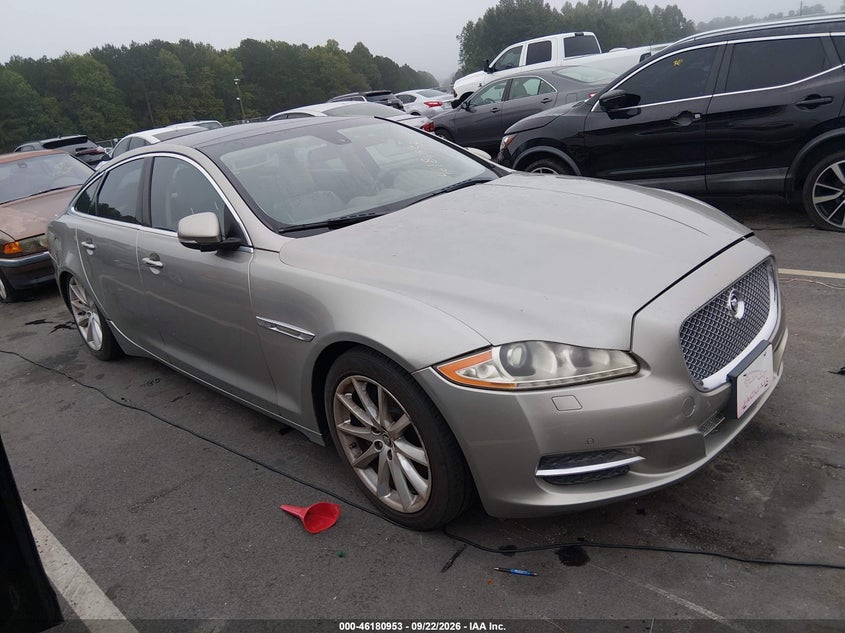 Photo of the 2011 JAGUAR XJ