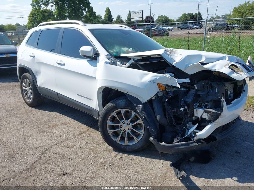Photo of the 2021 JEEP CHEROKEE LATITUDE LUX 4X4