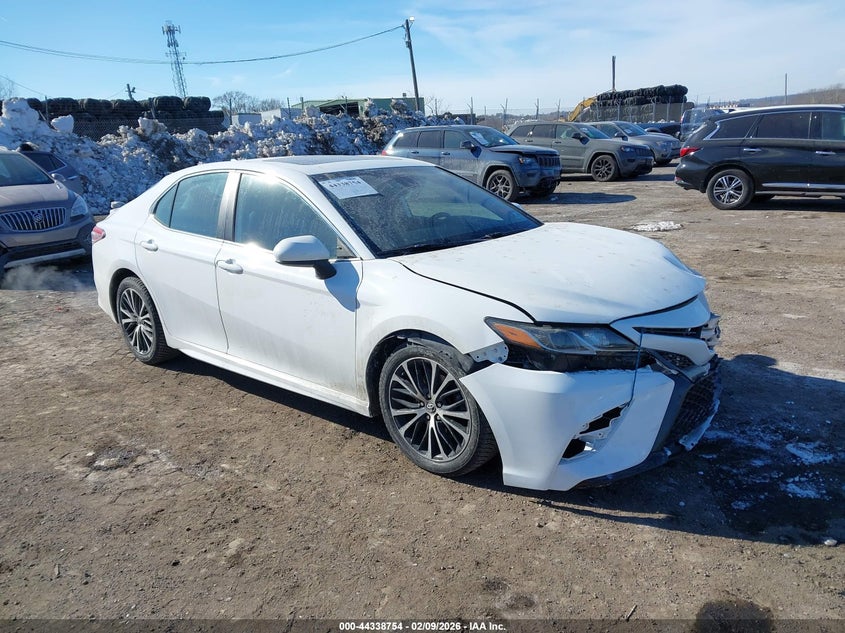 Photo of the 2019 TOYOTA CAMRY SE