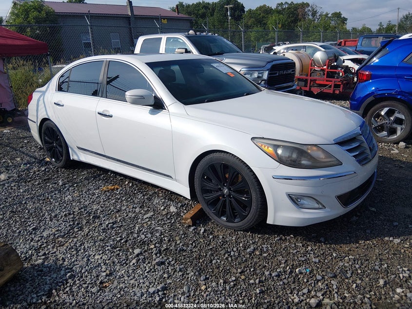 Photo of the 2013 HYUNDAI GENESIS 5.0 R-SPEC