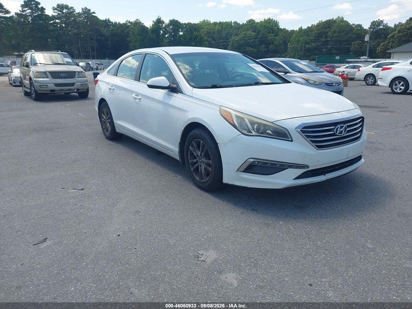 Photo of the 2015 HYUNDAI SONATA SE