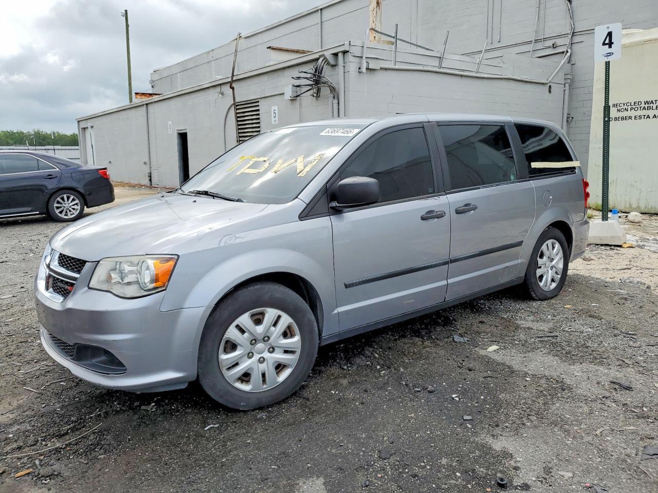 Photo of the 2016 DODGE GRAND CARAVAN SE