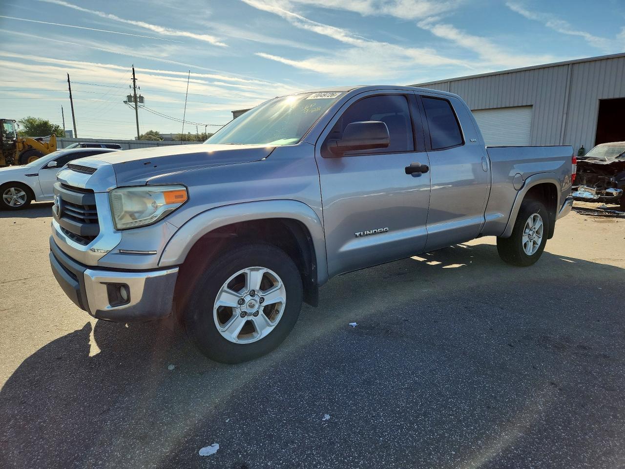 Photo of the 2015 TOYOTA TUNDRA SR5