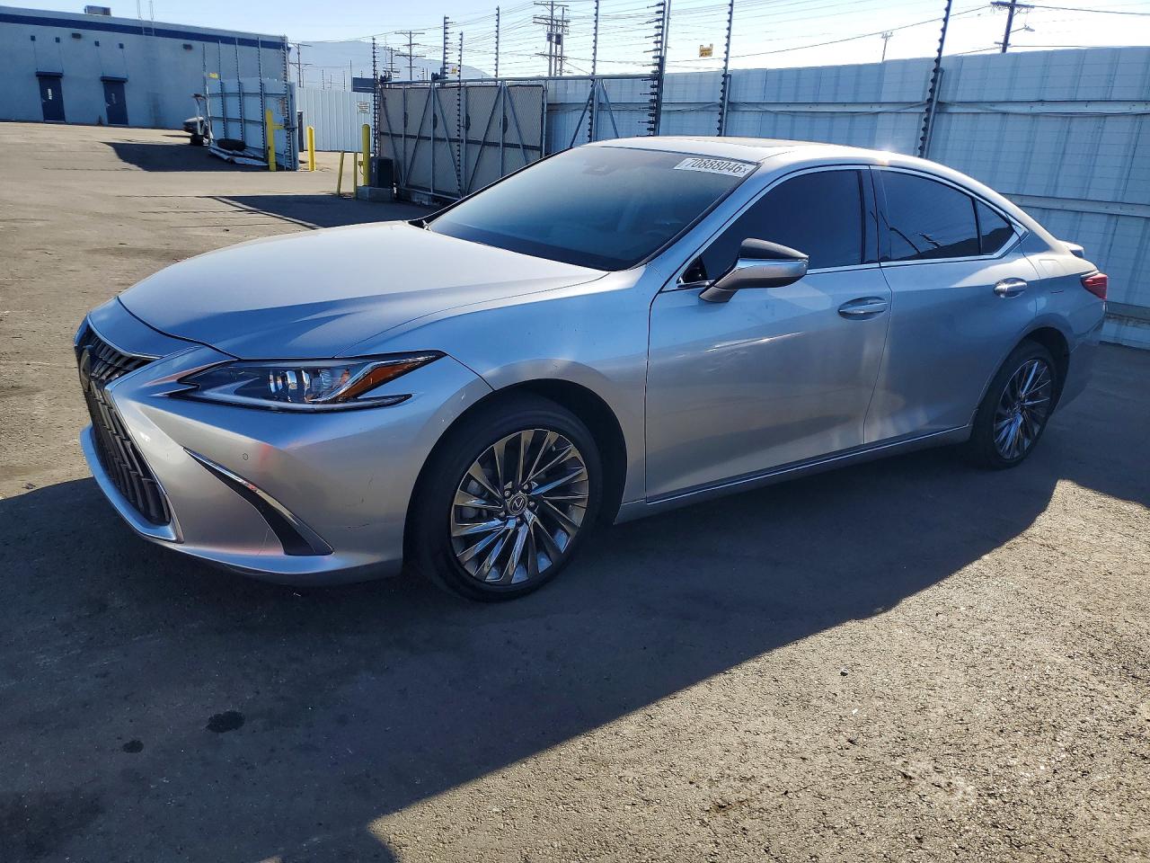 Photo of the 2024 LEXUS ES 300H BASE