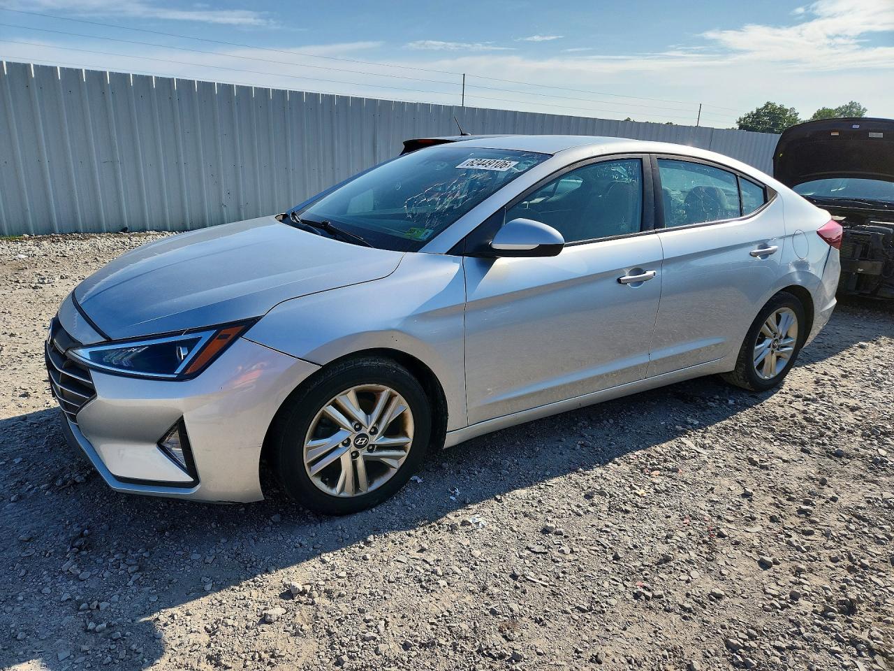 Photo of the 2019 HYUNDAI ELANTRA SE
