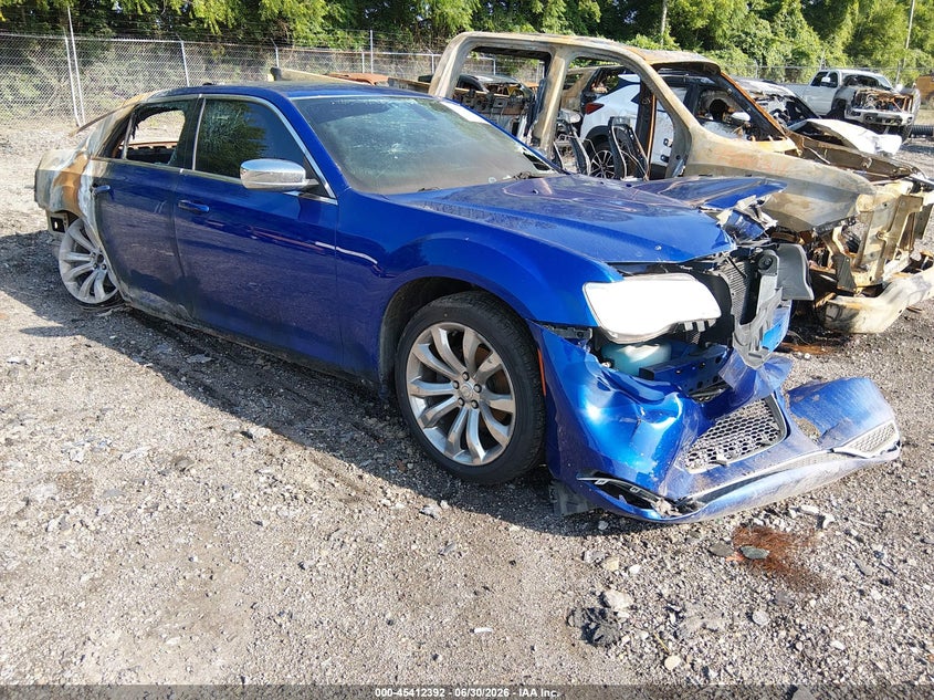 Photo of the 2018 CHRYSLER 300 TOURING