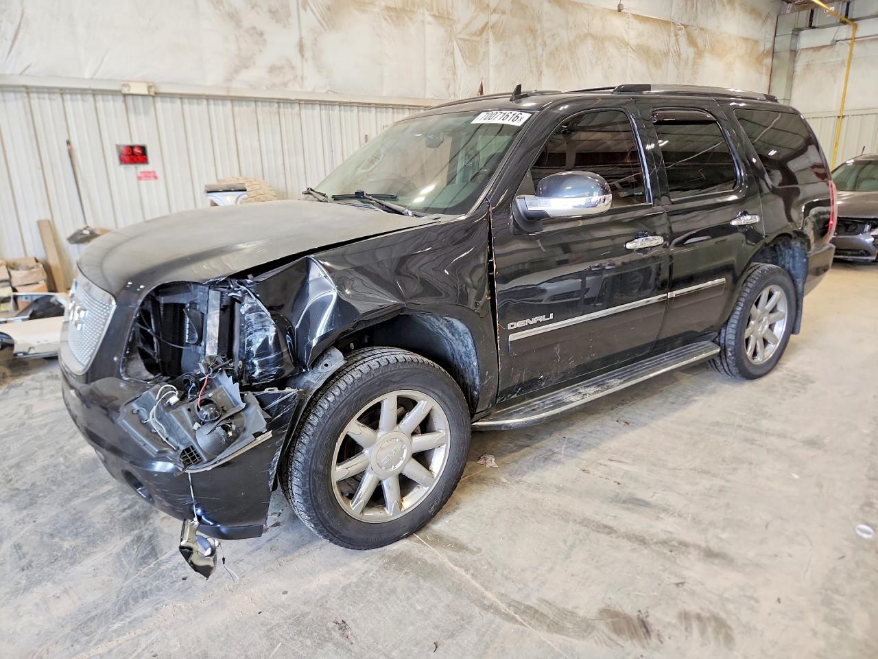Photo of the 2013 GMC YUKON DENALI