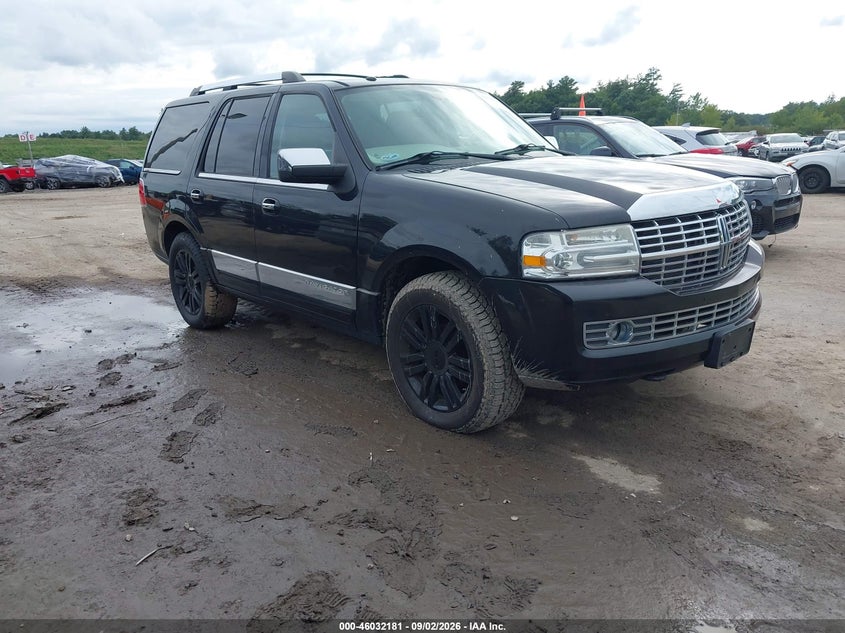 Photo of the 2013 LINCOLN NAVIGATOR