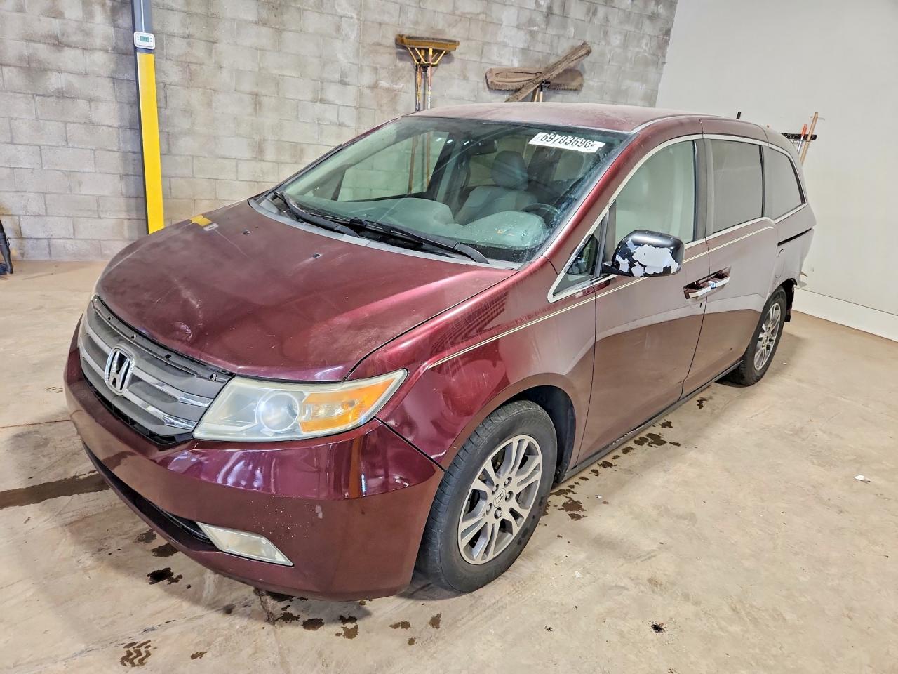 Photo of the 2013 HONDA ODYSSEY EX