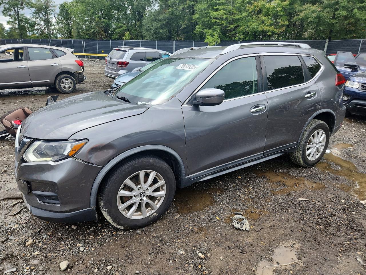 Photo of the 2018 NISSAN ROGUE SV