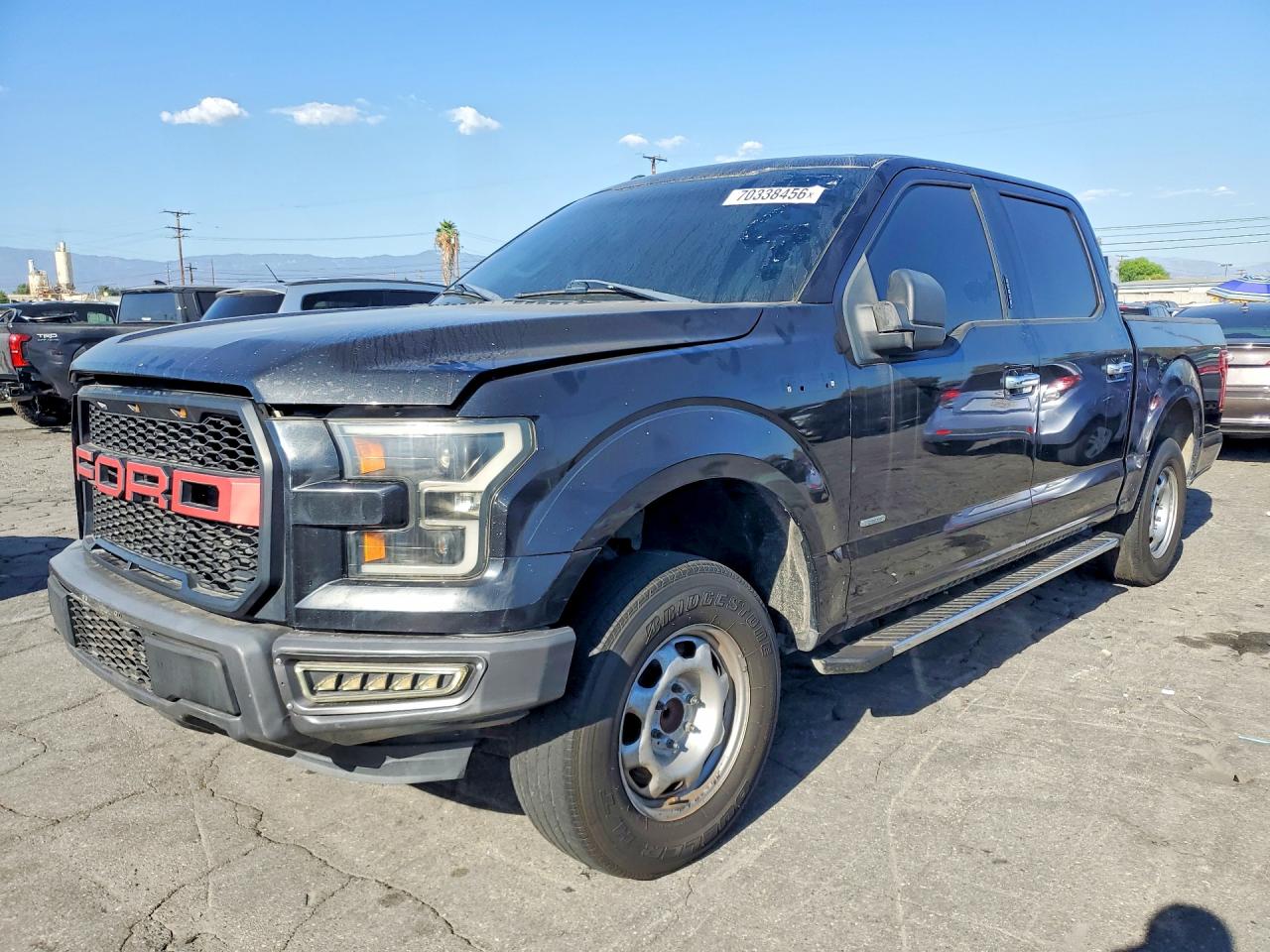 Photo of the 2015 FORD F150 SUPERCREW