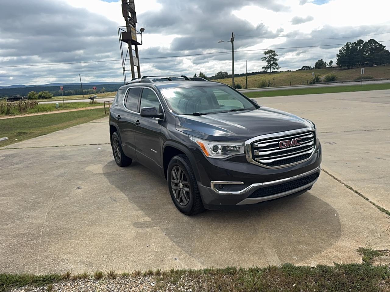 Photo of the 2017 GMC ACADIA SLT-1