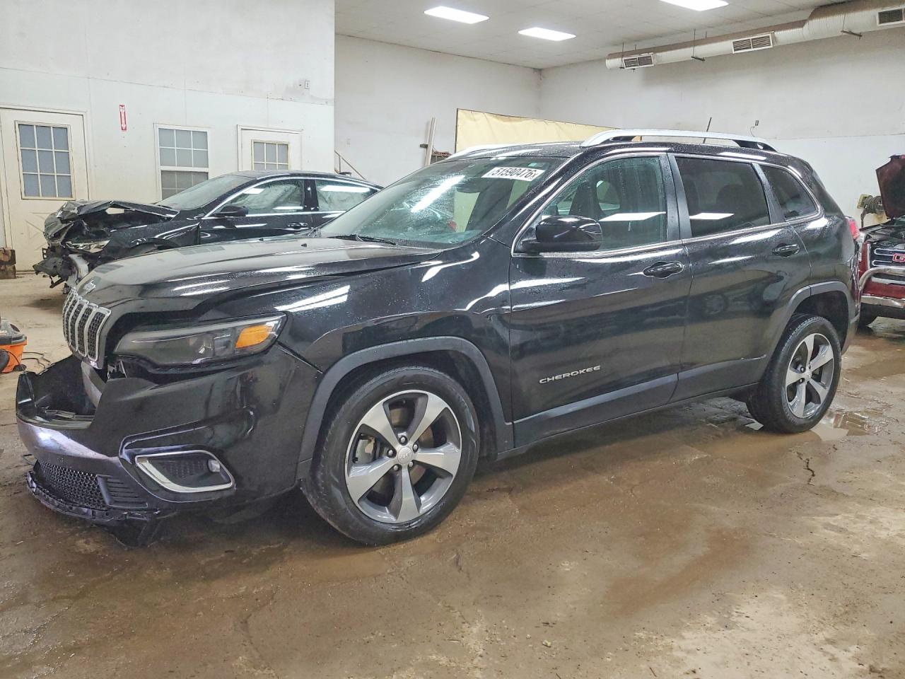 Photo of the 2019 JEEP CHEROKEE LIMITED