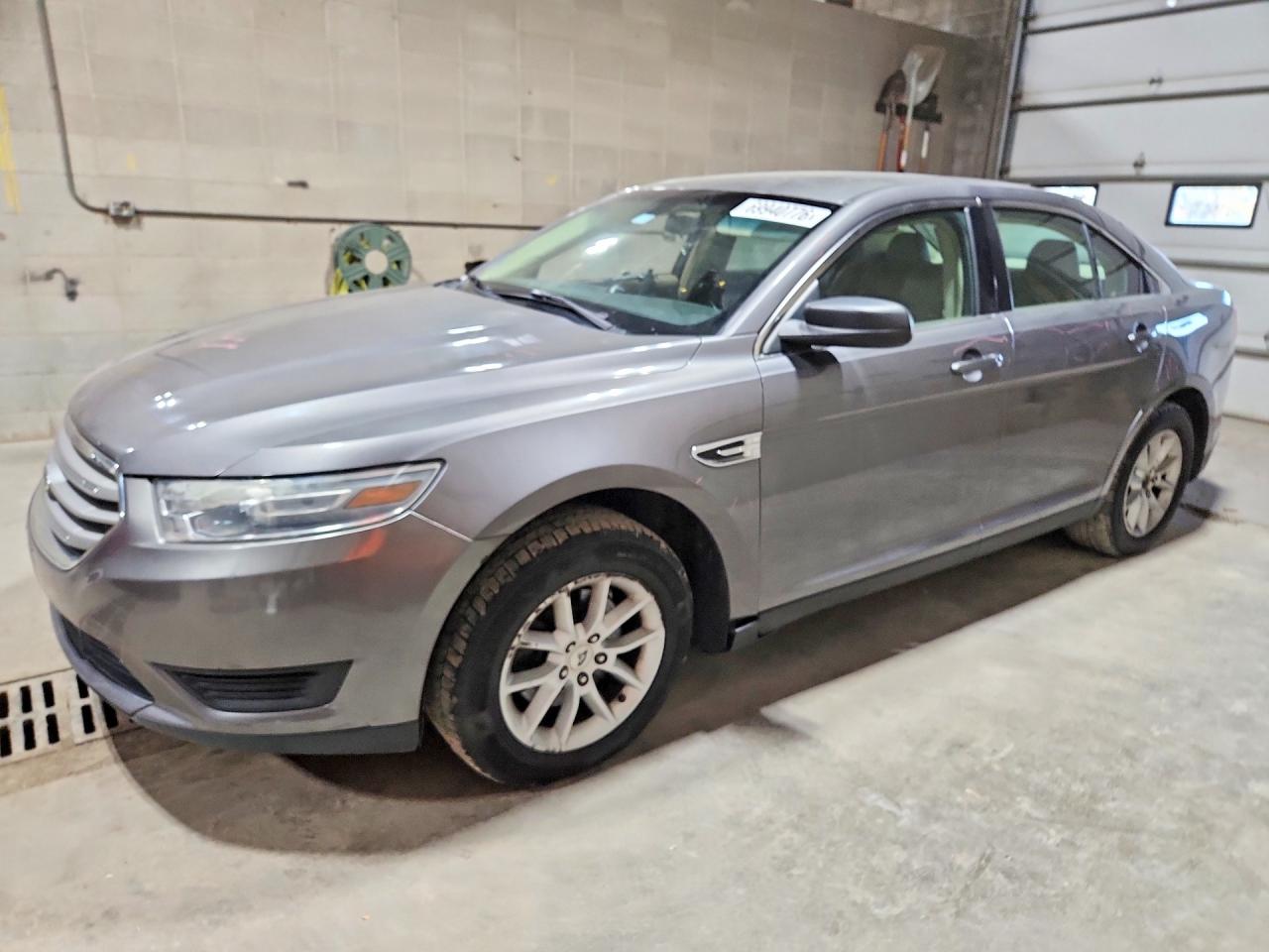 Photo of the 2013 FORD TAURUS SE