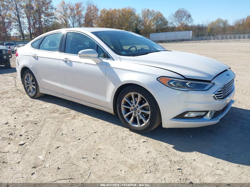 Photo of the 2017 FORD FUSION SE