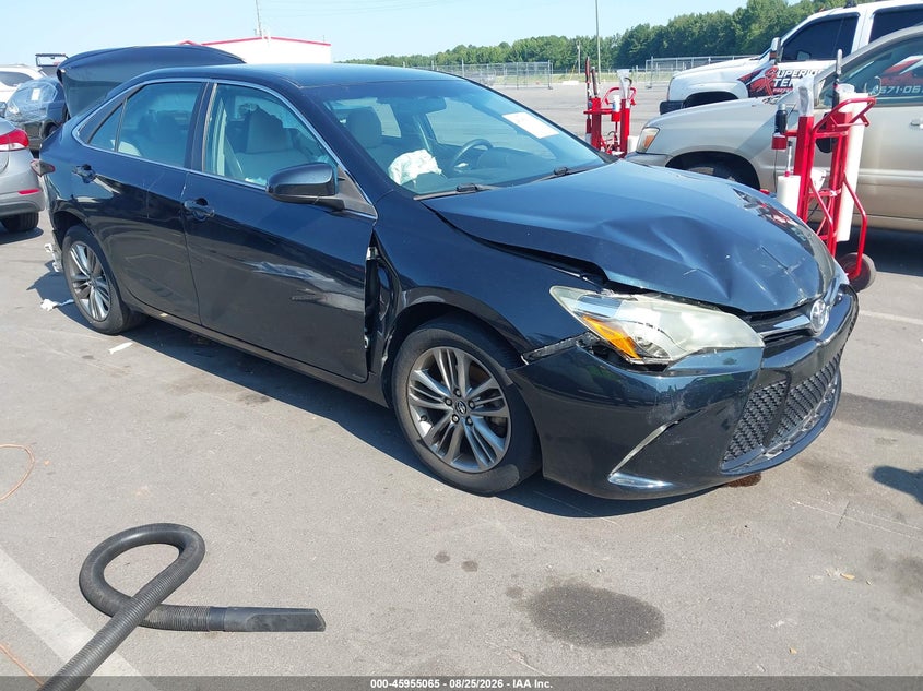 Photo of the 2016 TOYOTA CAMRY SE