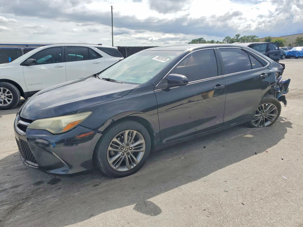Photo of the 2015 TOYOTA CAMRY SE