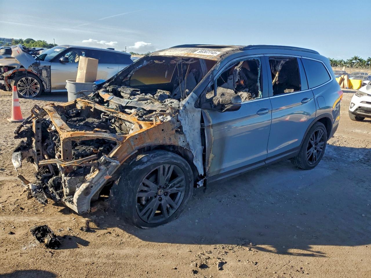 Photo of the 2022 HONDA PILOT SE