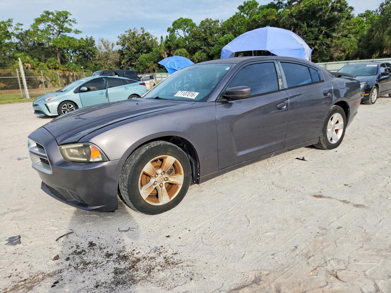 Photo of the 2013 DODGE CHARGER SE