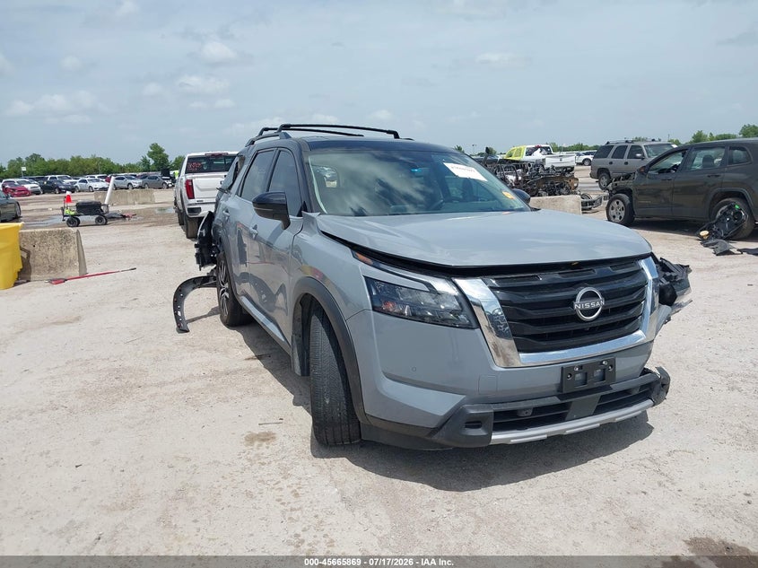 Photo of the 2025 NISSAN PATHFINDER PLATINUM FWD
