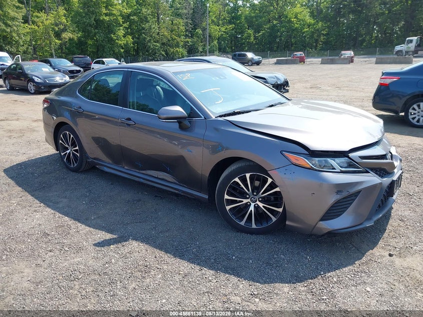 Photo of the 2019 TOYOTA CAMRY SE