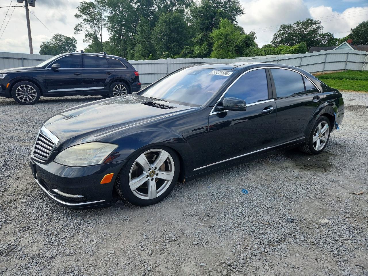 Photo of the 2013 MERCEDES-BENZ S 550 4MATIC