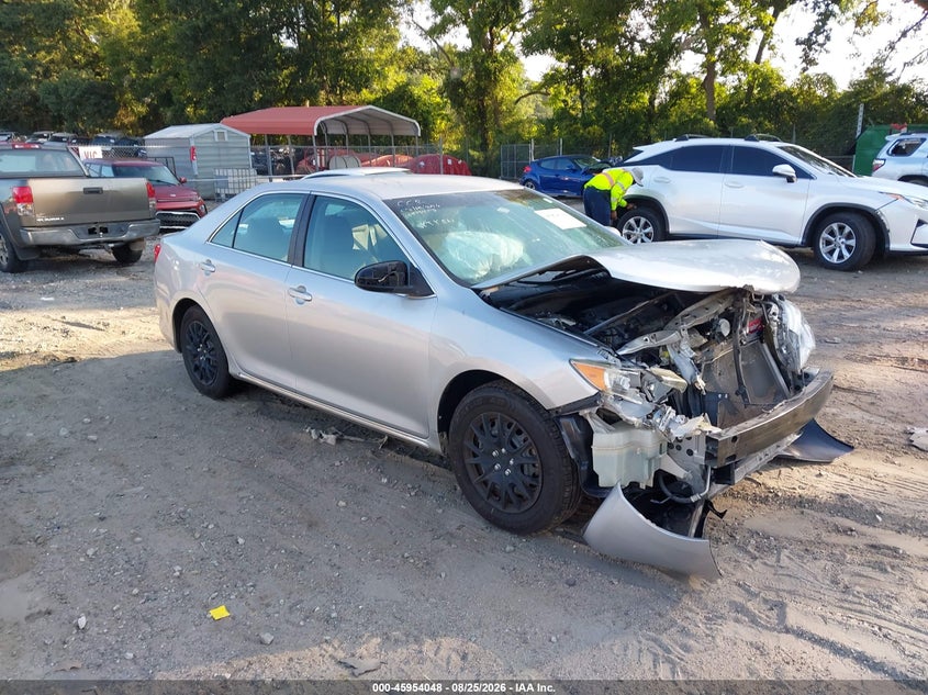 Photo of the 2014 TOYOTA CAMRY LE