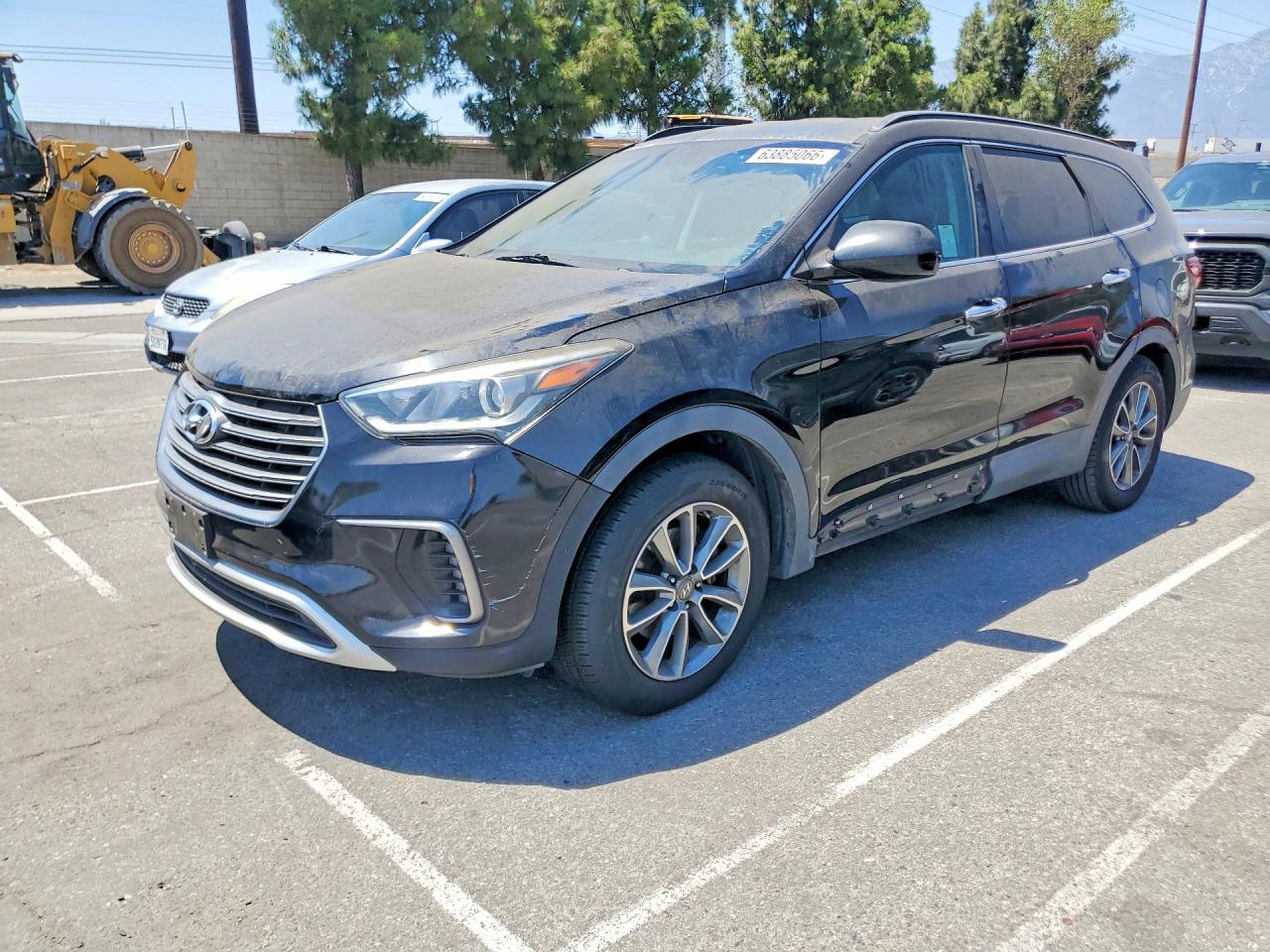 Photo of the 2017 HYUNDAI SANTA FE SE