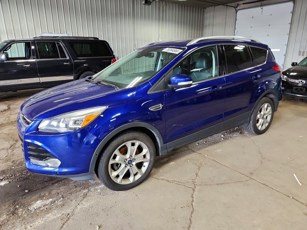 Photo of the 2016 FORD ESCAPE TITANIUM