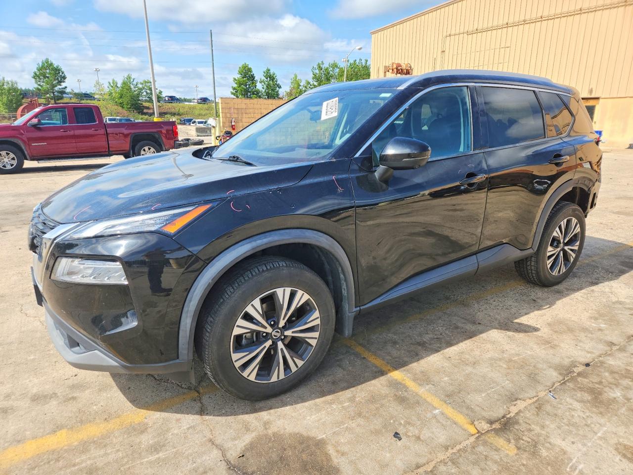 Photo of the 2021 NISSAN ROGUE SV