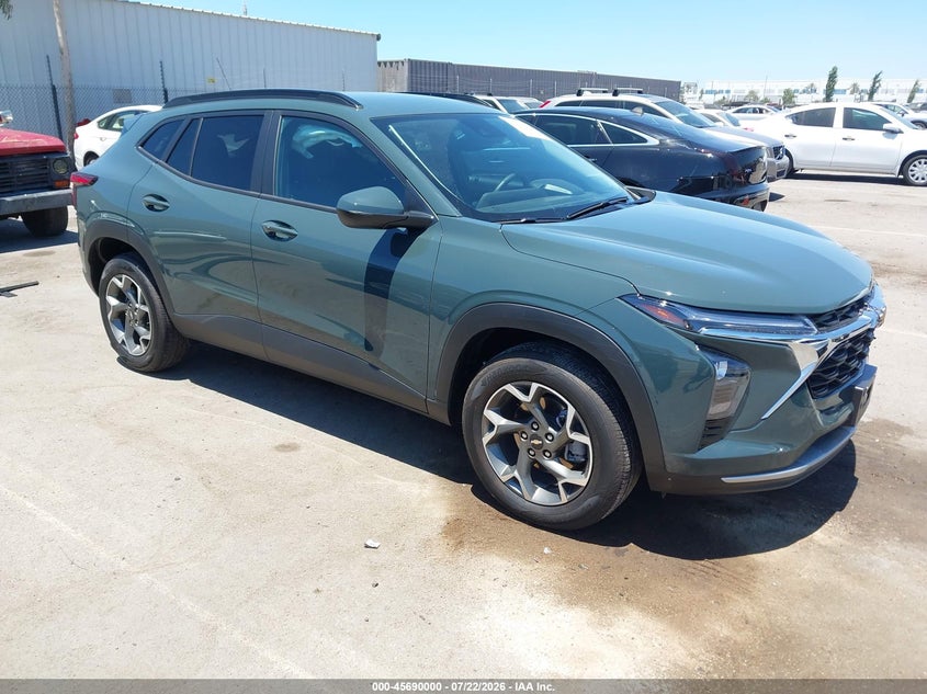 Photo of the 2025 CHEVROLET TRAX FWD LT